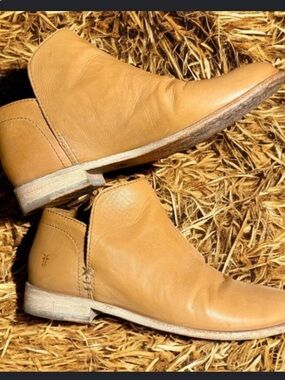 Frye Elyssa short boots